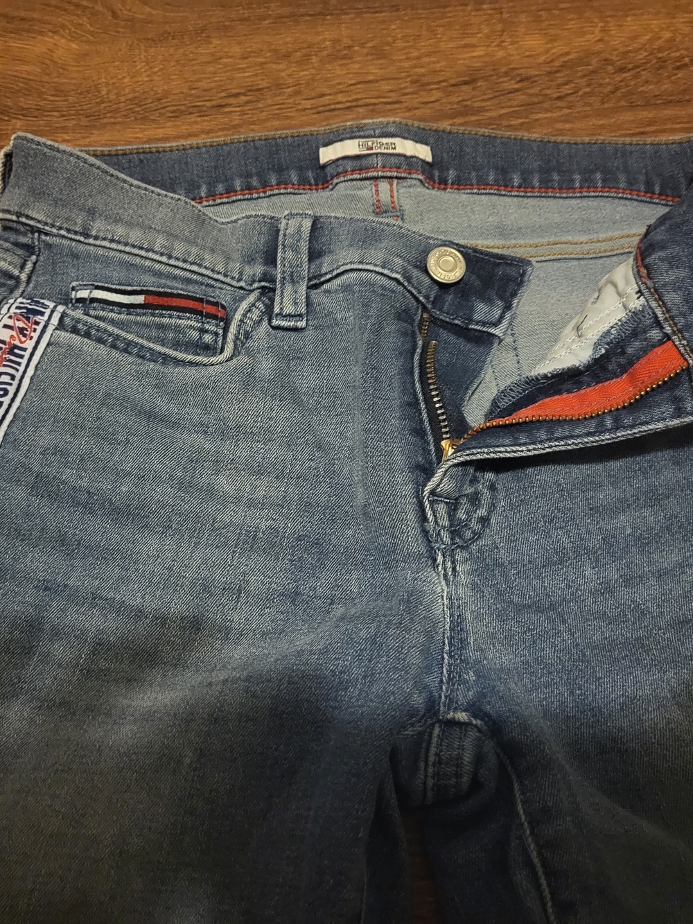 Tommy Hilfiger Women's Medium Blue Slim Straight Jeans